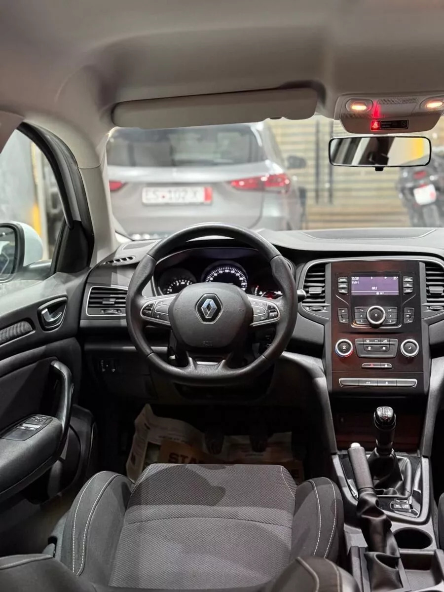 Renault Megane à Sfax - Photo 24