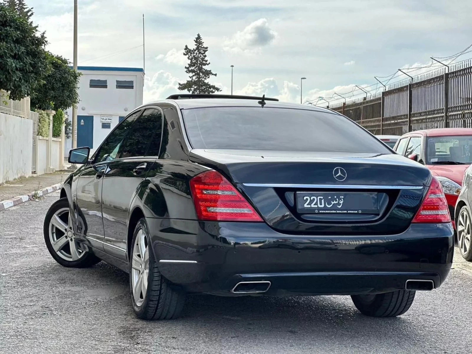 Mercedes-Benz Classe S à Tunis - Photo 1