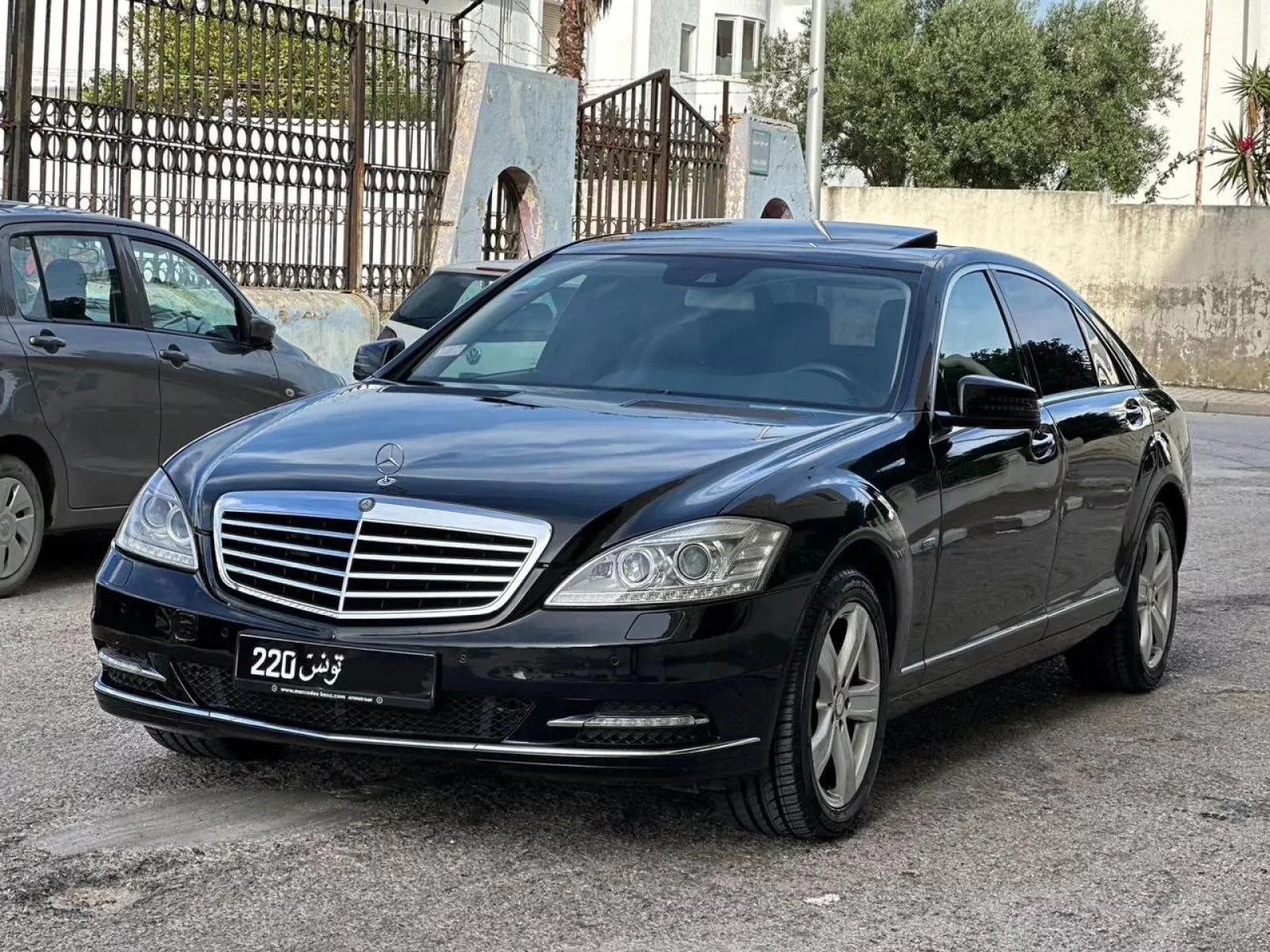 Mercedes-Benz Classe S à Tunis - Photo 4