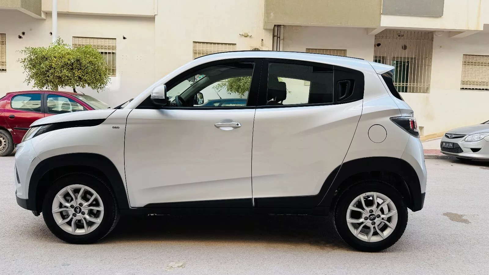 Mahindra KUV 100 K8 à Tunis - Photo 4