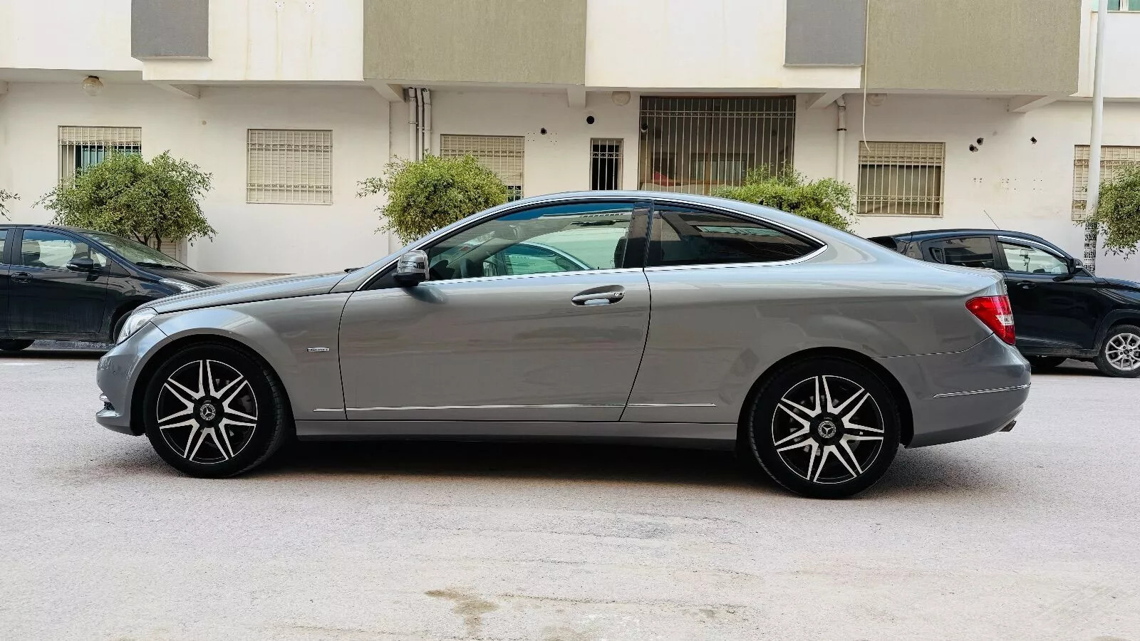 Mercedes-Benz Classe C coupé AMG à Tunis - Photo 2