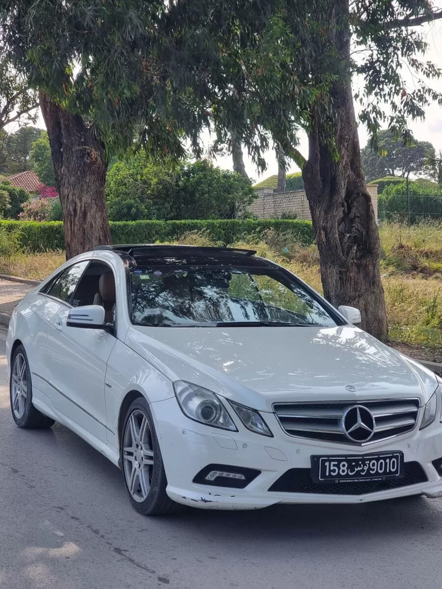 Mercedes-Benz Classe E coupé à Tunis - Photo 3