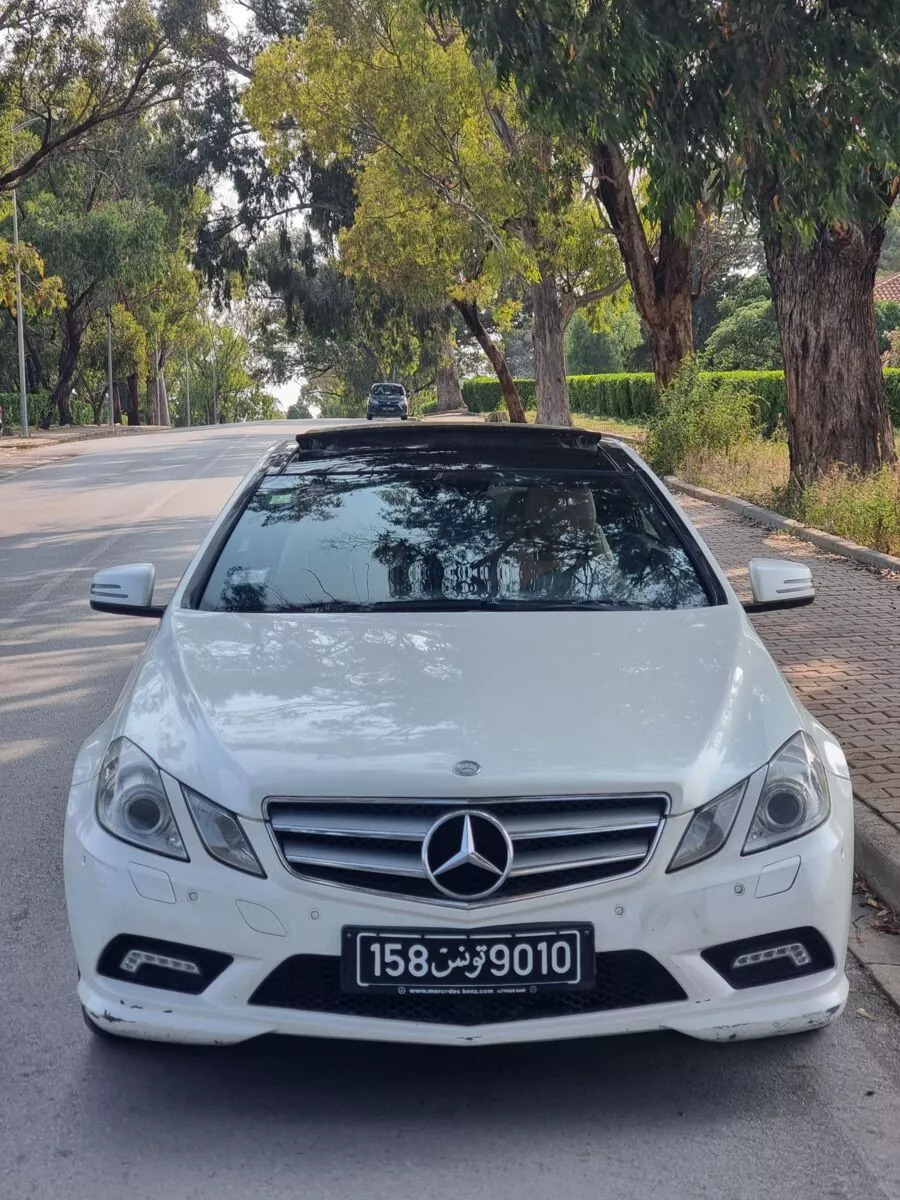 Mercedes-Benz Classe E coupé à Tunis - Photo 4