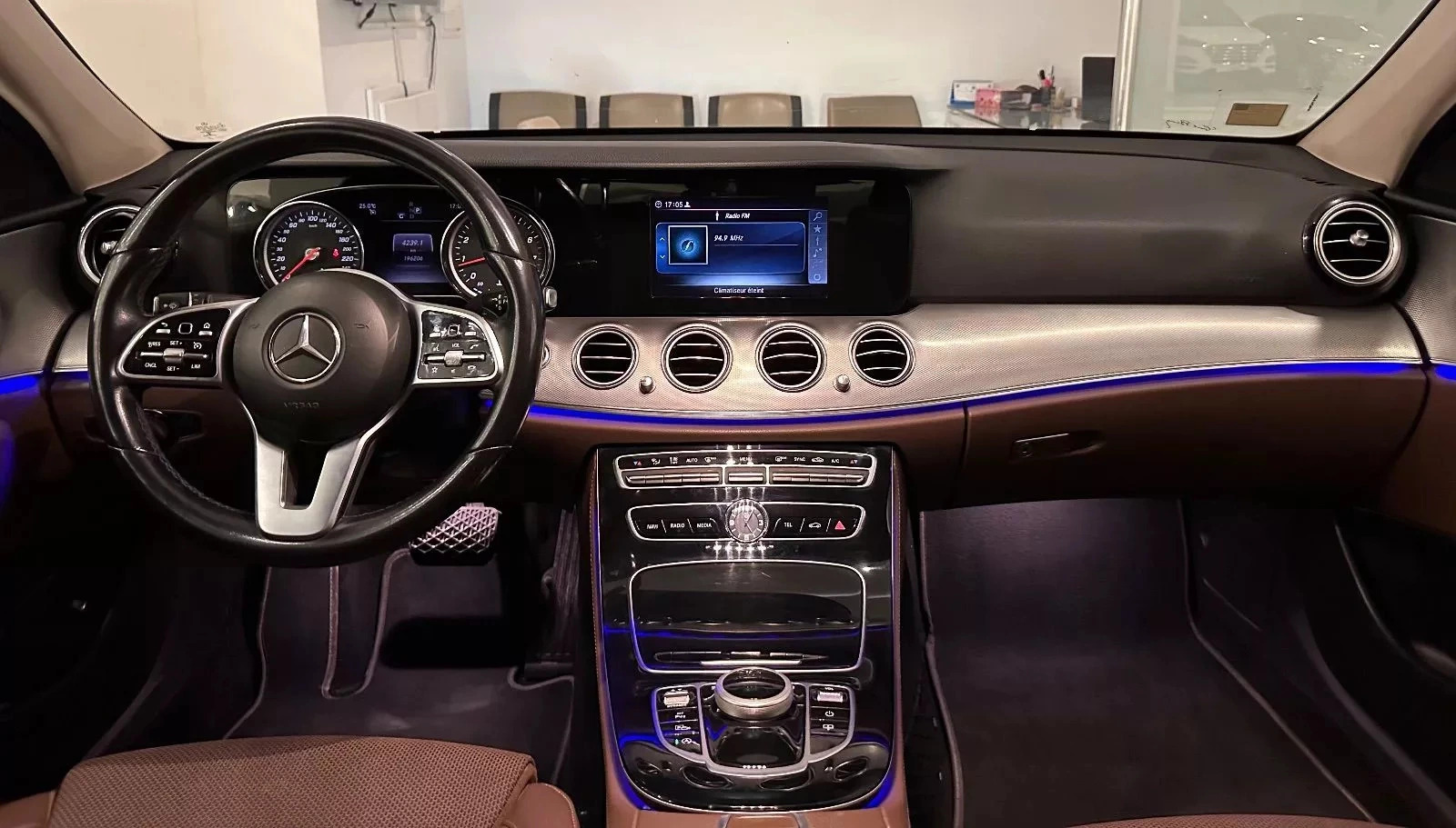 Mercedes-Benz Classe E AMG à Tunis - Photo 14