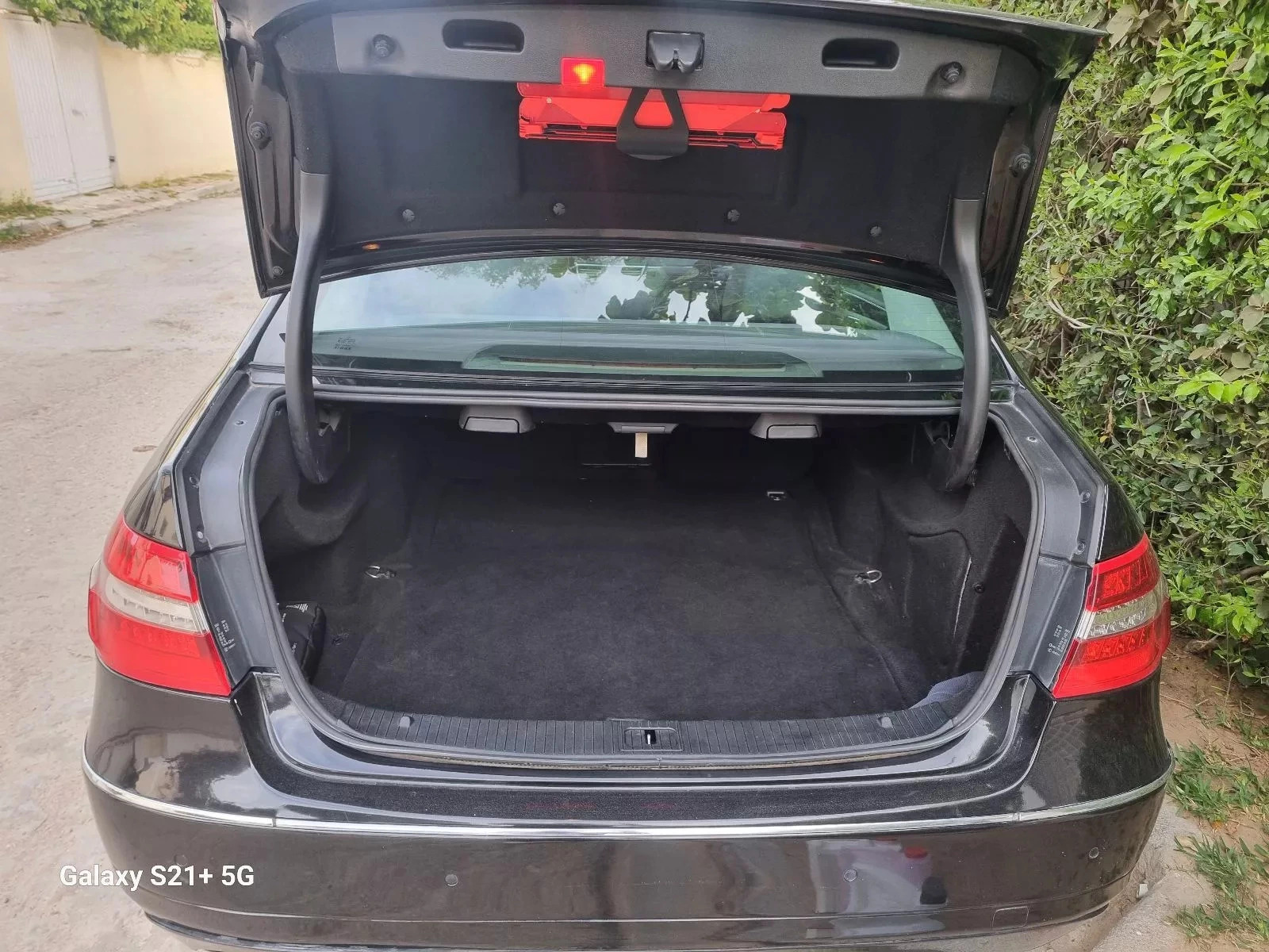 Mercedes-Benz Classe E à Tunis - Photo 2