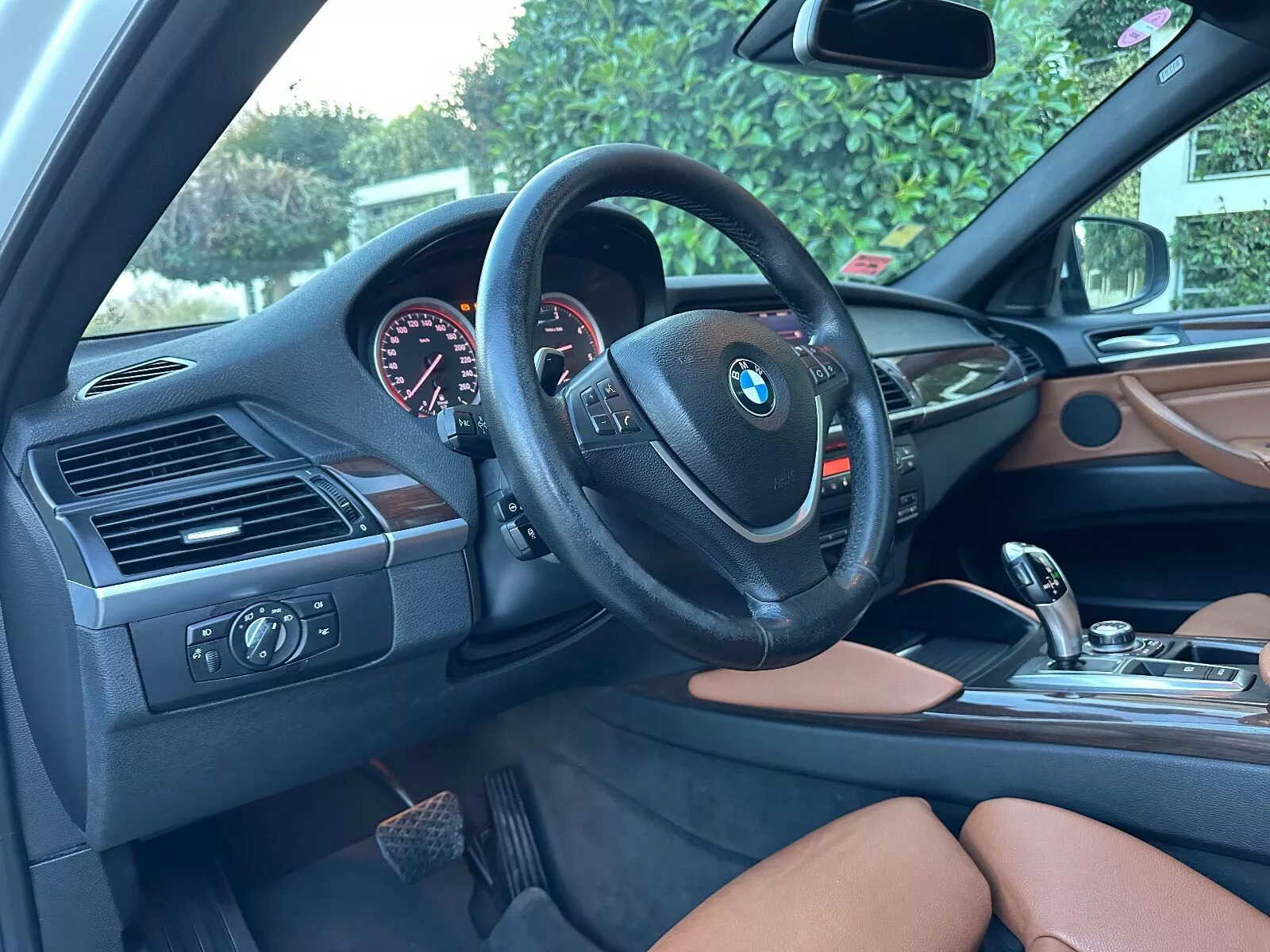 BMW X6 M power à Ariana - Photo 16
