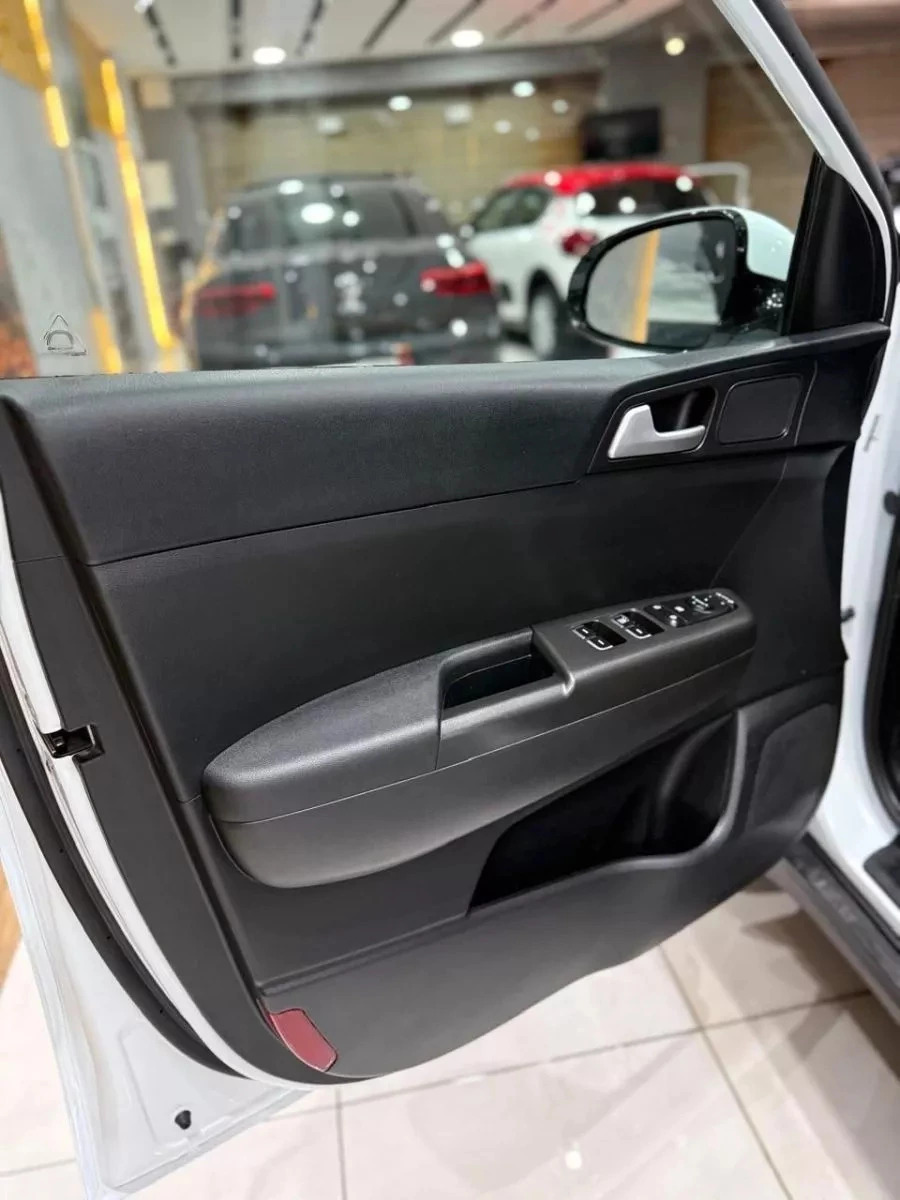 KIA Sportage à Tunis - Photo 8