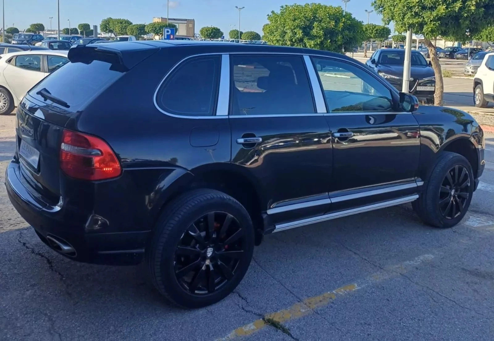 Porsche Cayenne à Ben Arous - Photo 1