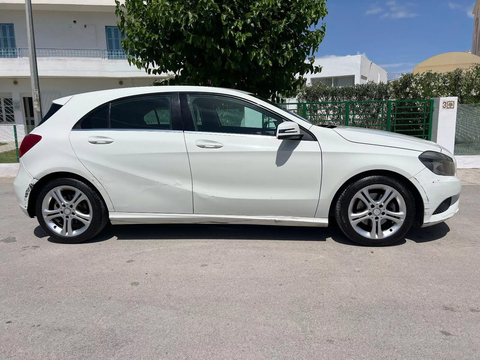 Mercedes-Benz Classe A Style à Ben Arous - Photo 2