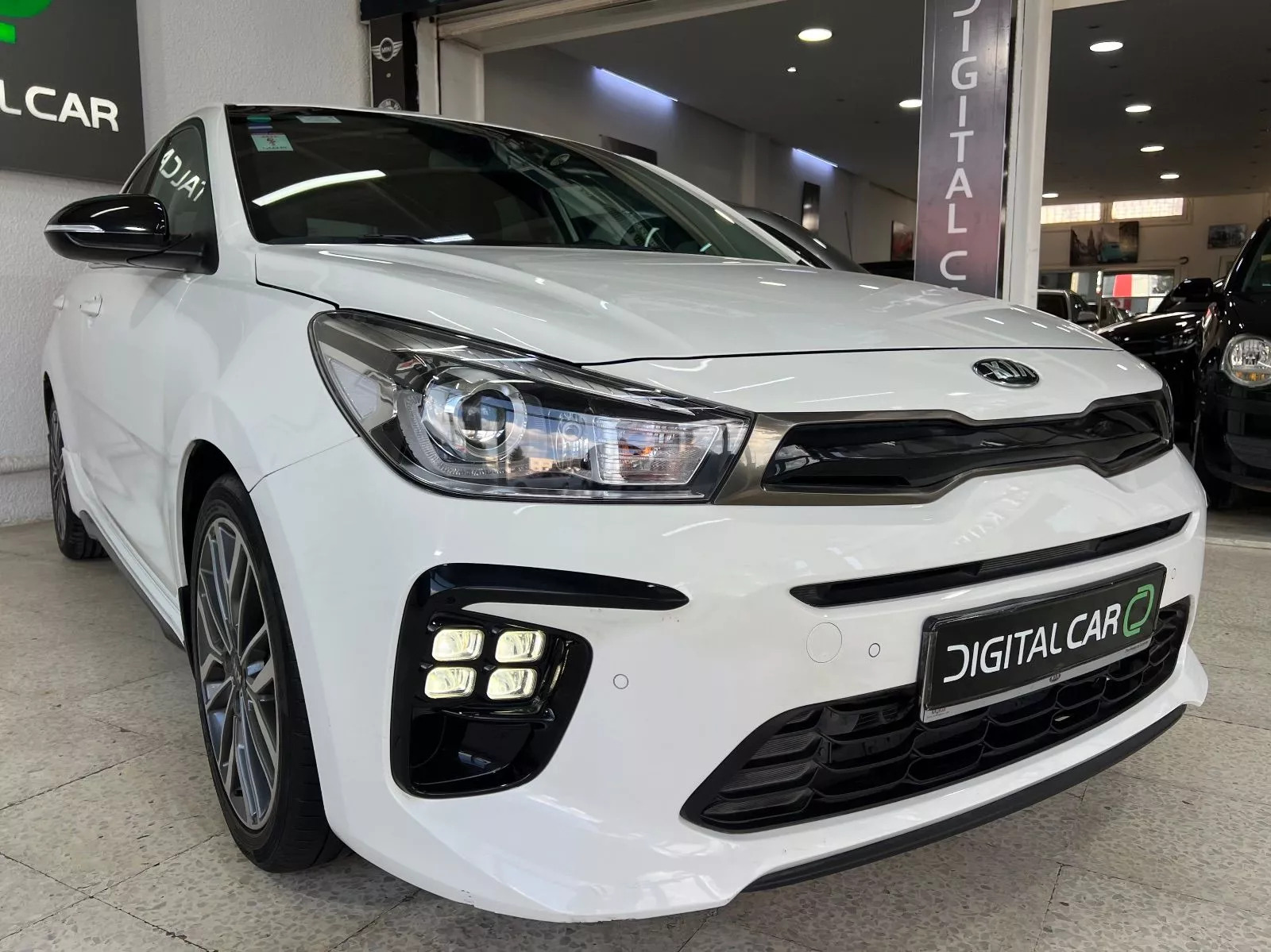 KIA Rio 5p GT-Line à Tunis - Photo 7