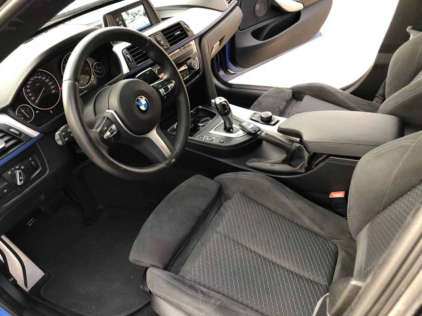 BMW Série 4 Gran Coupé à Ben Arous - Photo 20