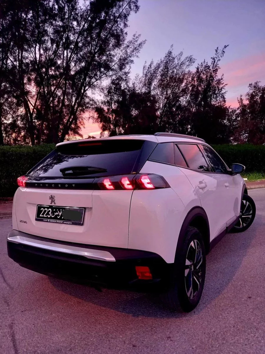 Peugeot 2008 GT_LINE à Tunis - Photo 2