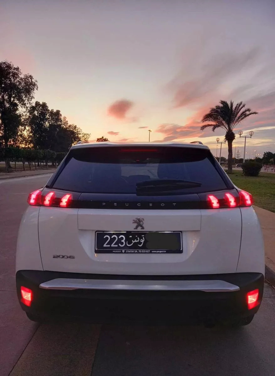 Peugeot 2008 GT_LINE à Tunis - Photo 3