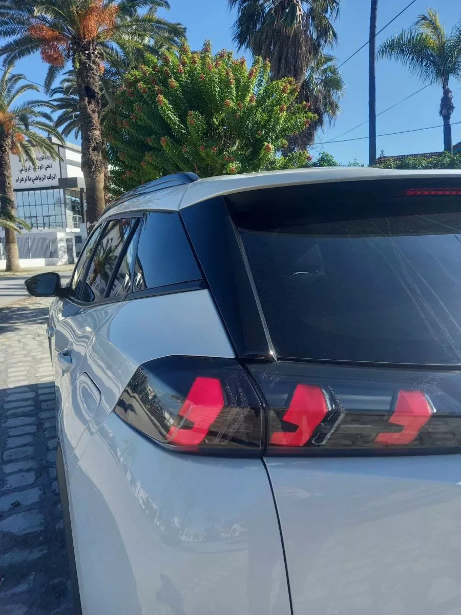 Peugeot 2008 GT_LINE à Tunis - Photo 4
