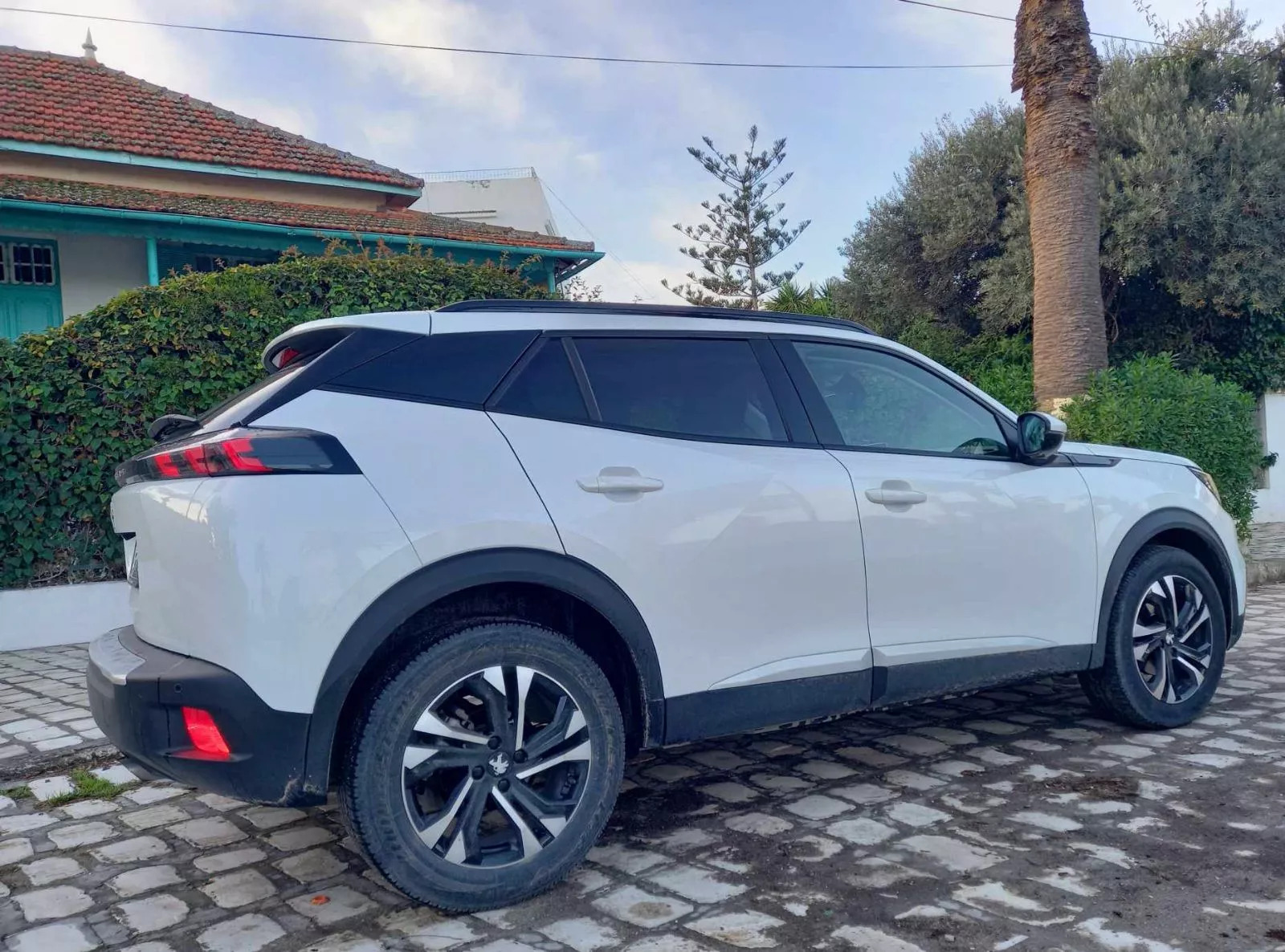 Peugeot 2008 GT_LINE à Tunis - Photo 5