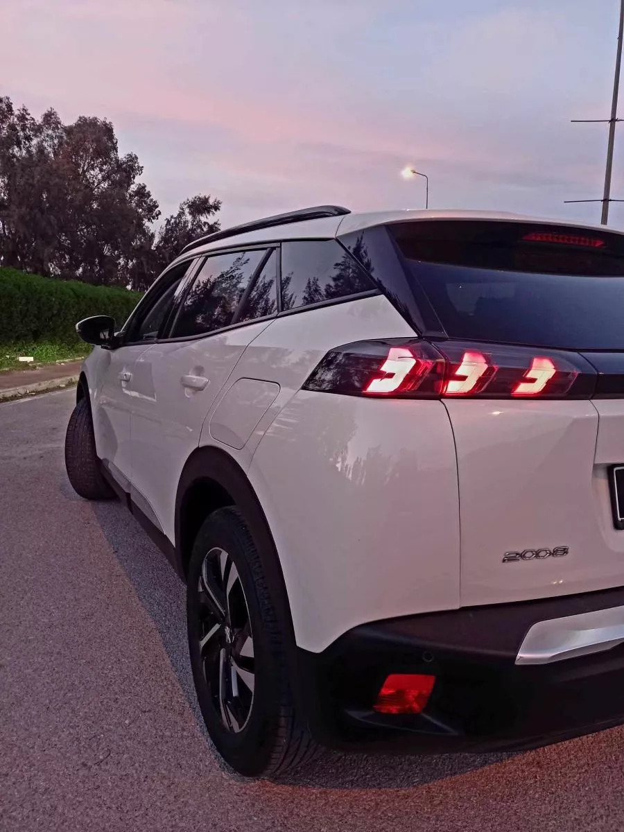 Peugeot 2008 GT_LINE à Tunis - Photo 6