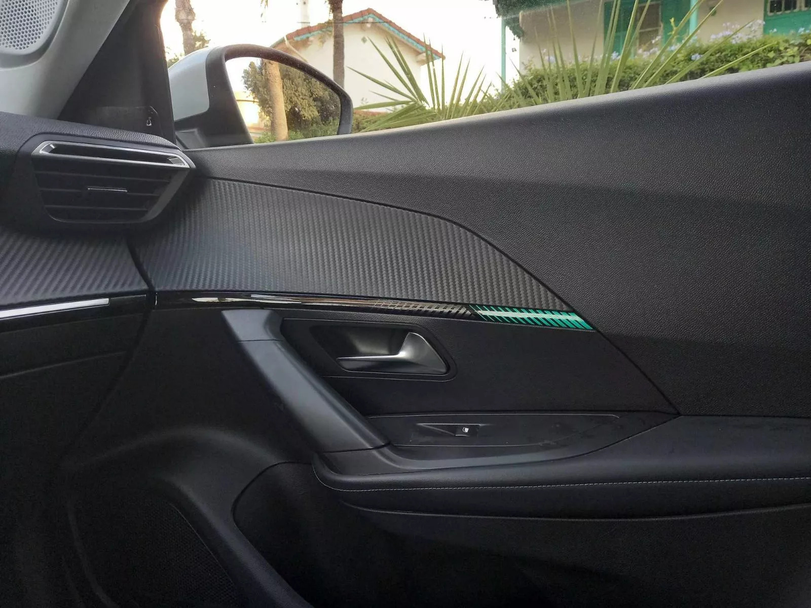 Peugeot 2008 GT_LINE à Tunis - Photo 11