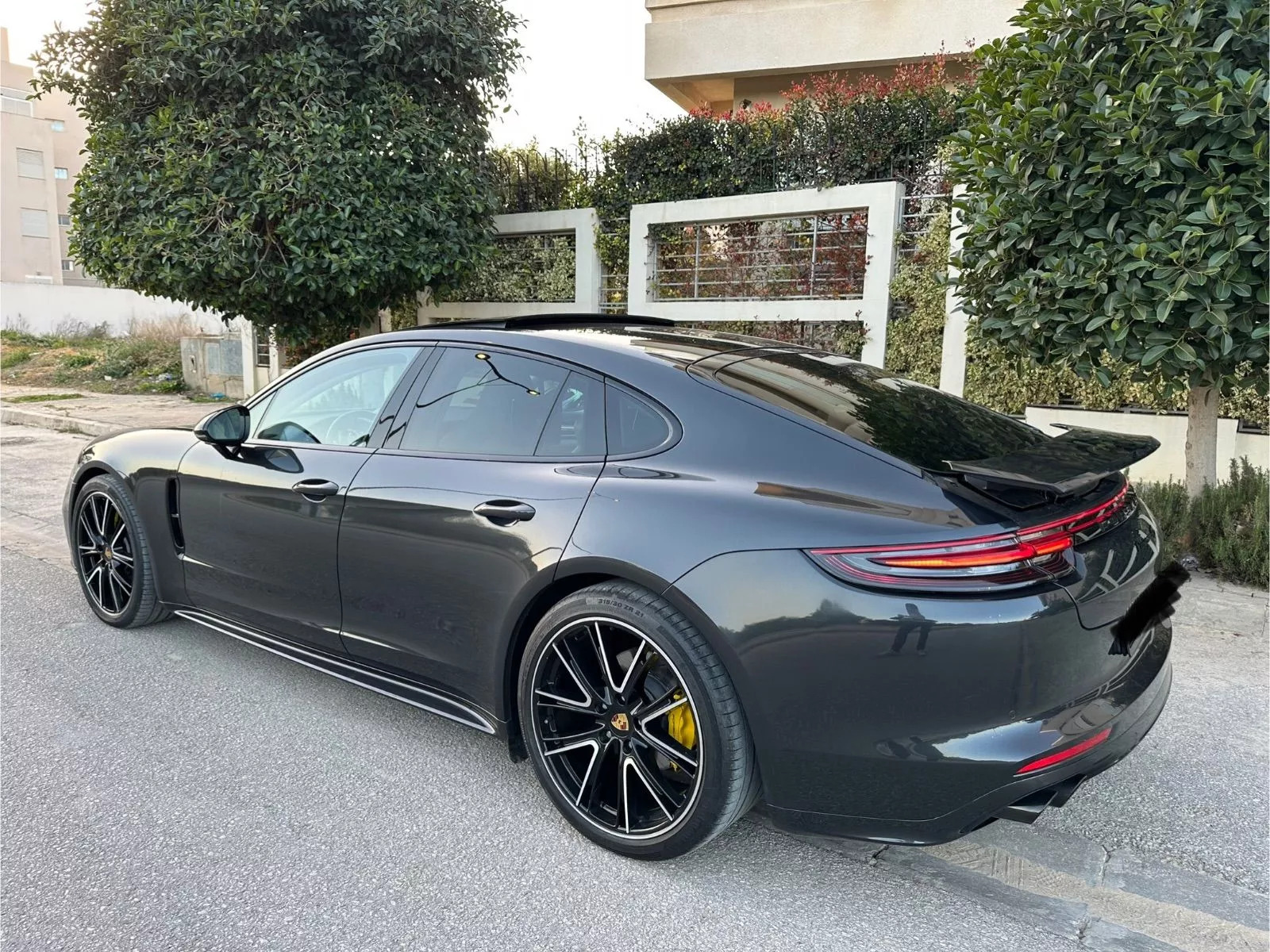 Porsche Panamera à Tunis - Photo 1