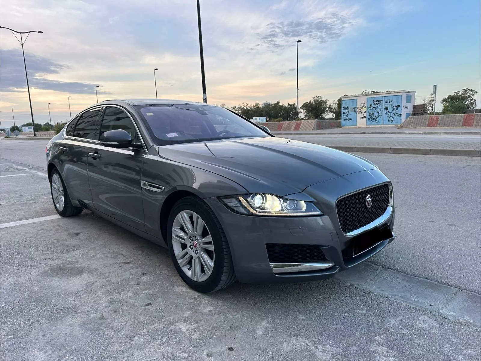 Jaguar XF Luxury à Tunis - Photo 2