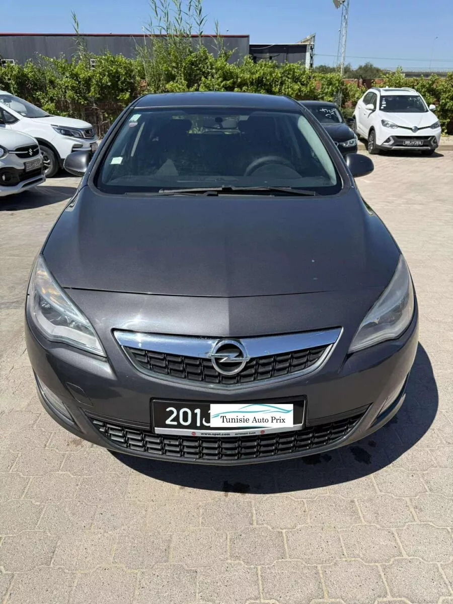 Opel Astra Edition Plus à Ariana - Photo 10