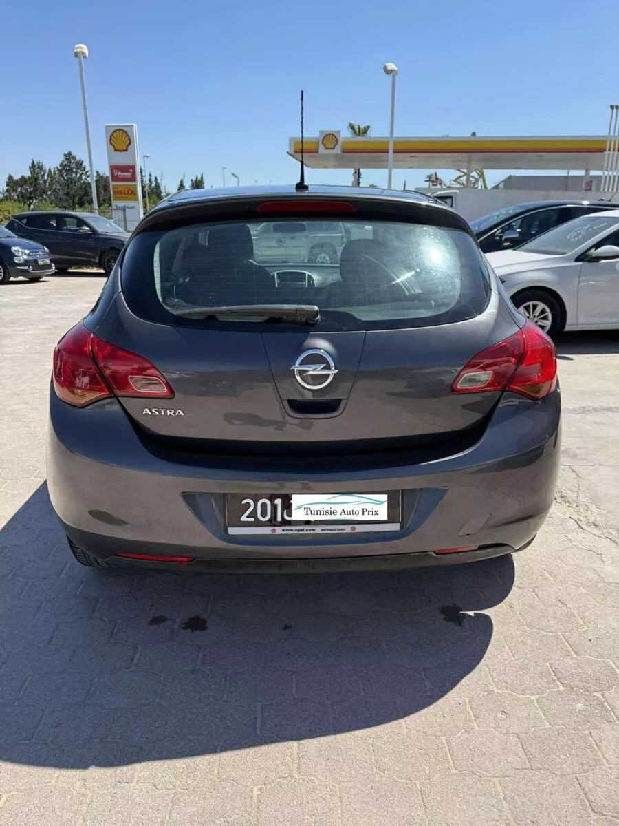 Opel Astra Edition Plus à Ariana - Photo 11