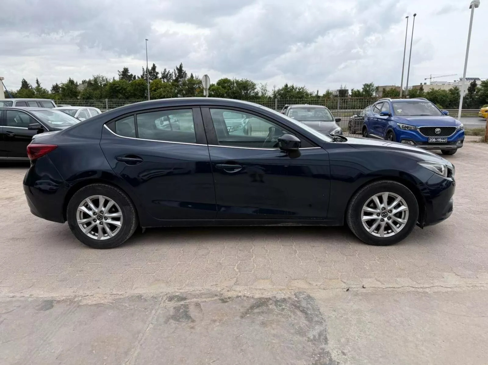 Mazda 3 sedan à Ben Arous - Photo 4
