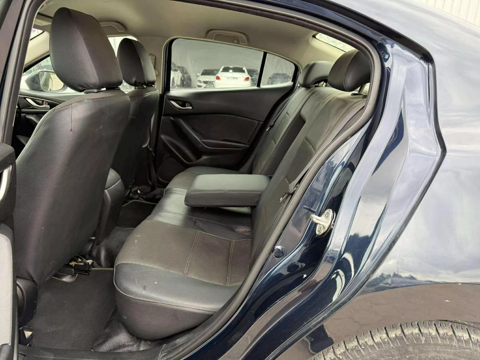 Mazda 3 sedan à Ben Arous - Photo 7