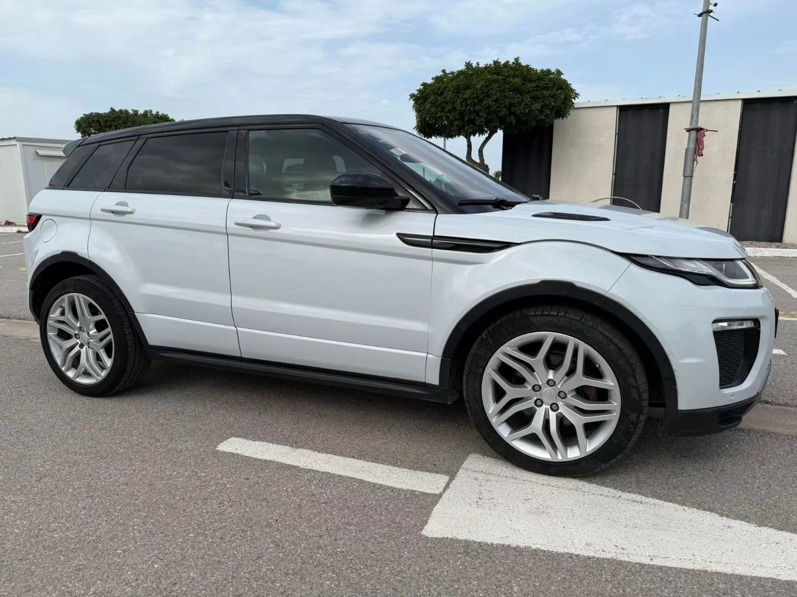 Land Rover Range Rover Evoque Dynamic SE + à Ariana - Photo 3