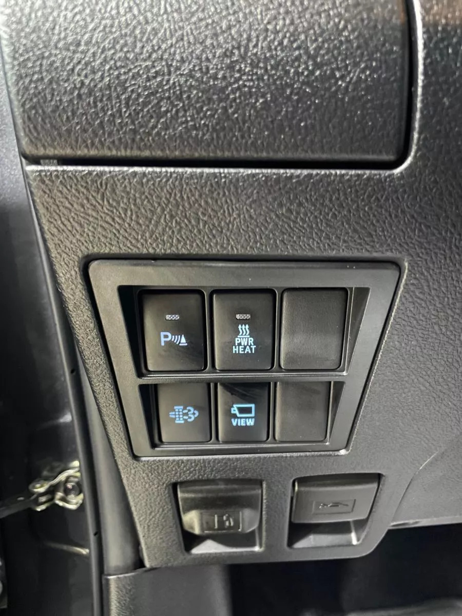 Toyota Hilux Double Cabine à Ben Arous - Photo 6