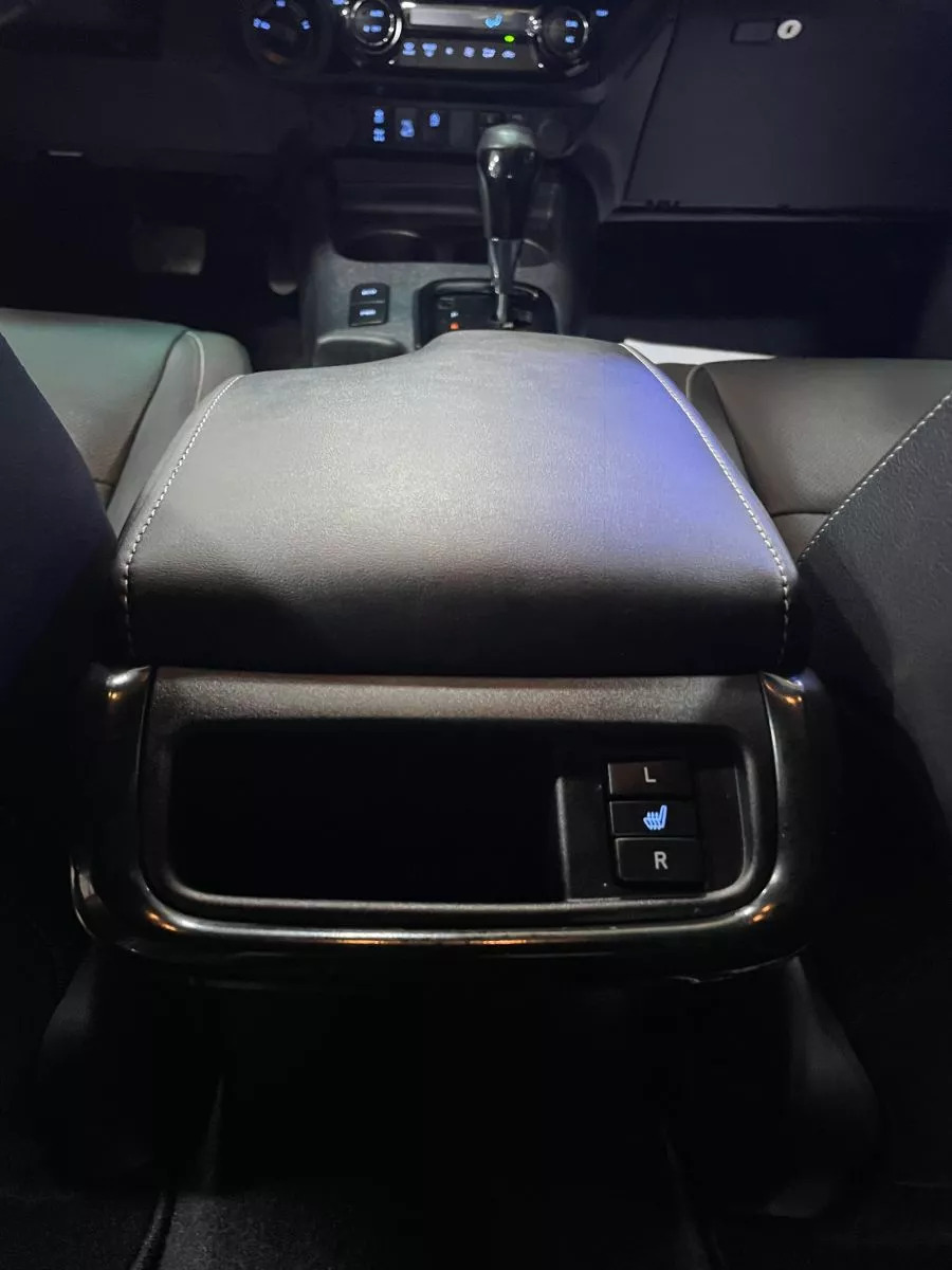 Toyota Hilux Double Cabine à Ben Arous - Photo 18