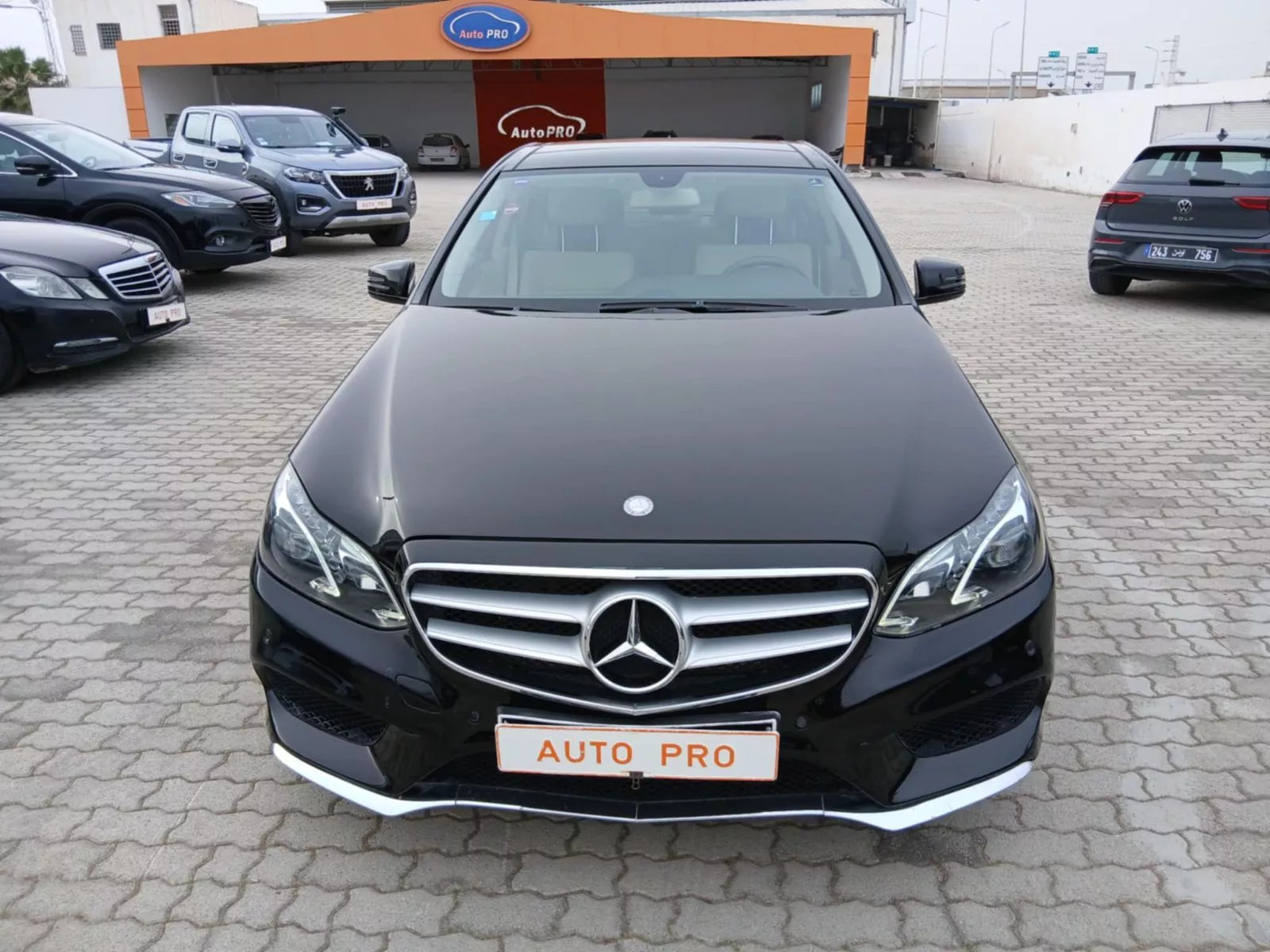 Mercedes-Benz Classe E à Ben Arous - Photo 1