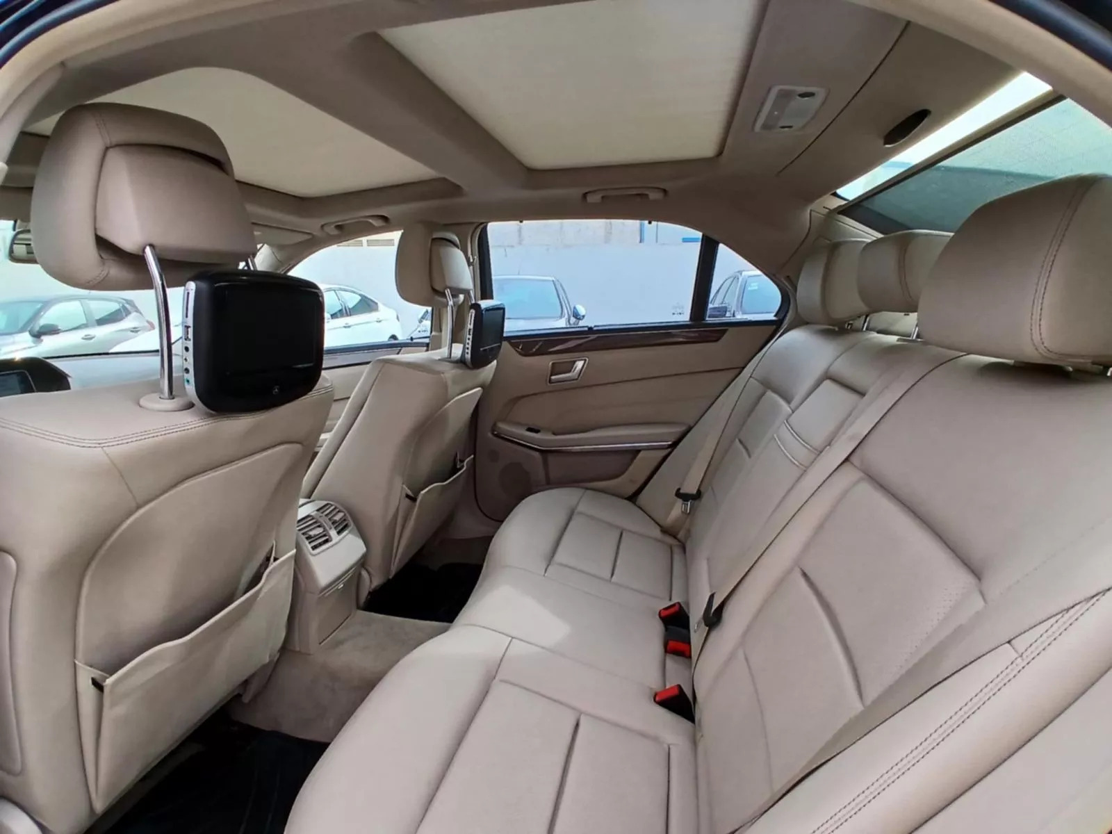 Mercedes-Benz Classe E à Ben Arous - Photo 7