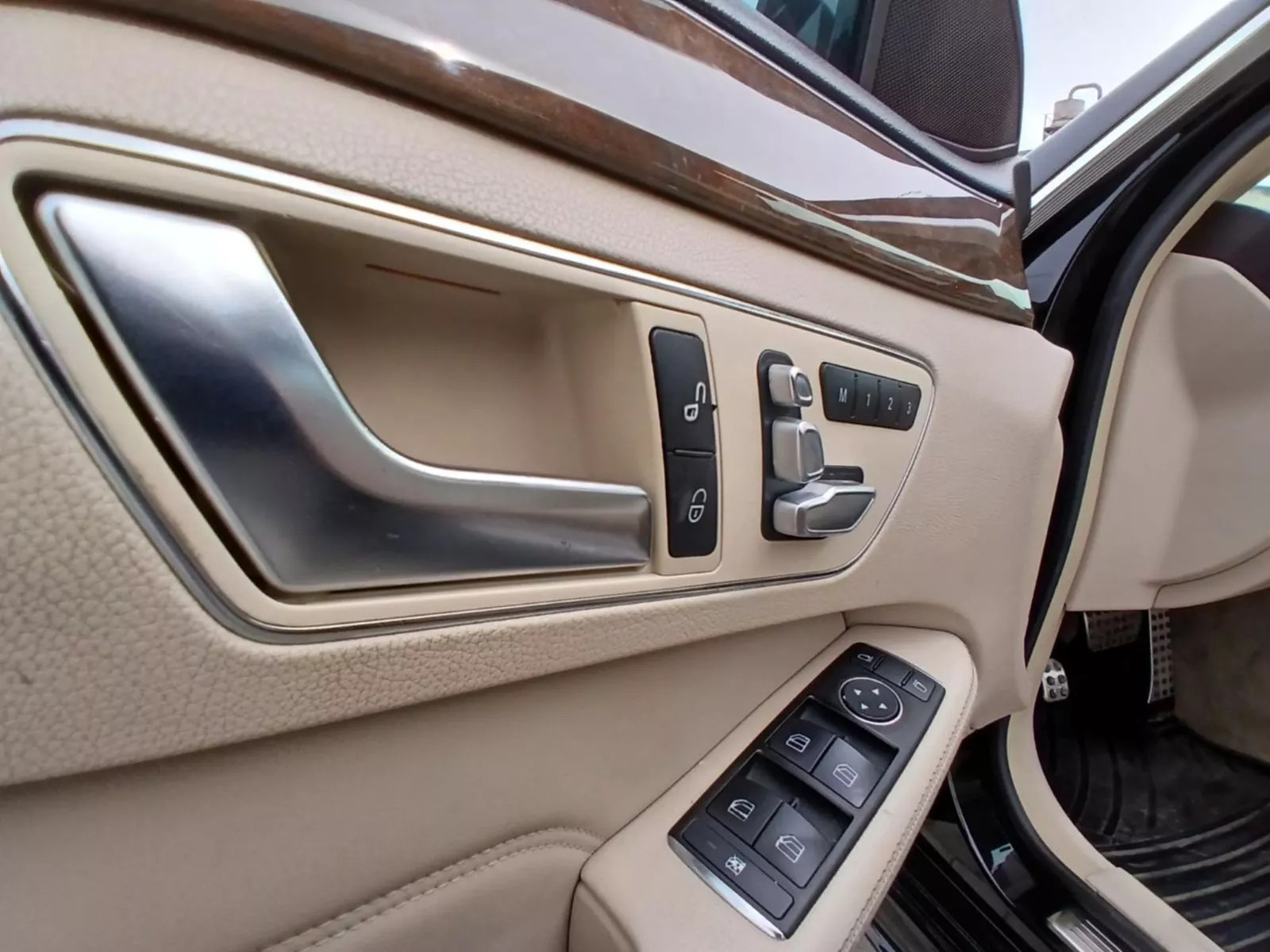 Mercedes-Benz Classe E à Ben Arous - Photo 11