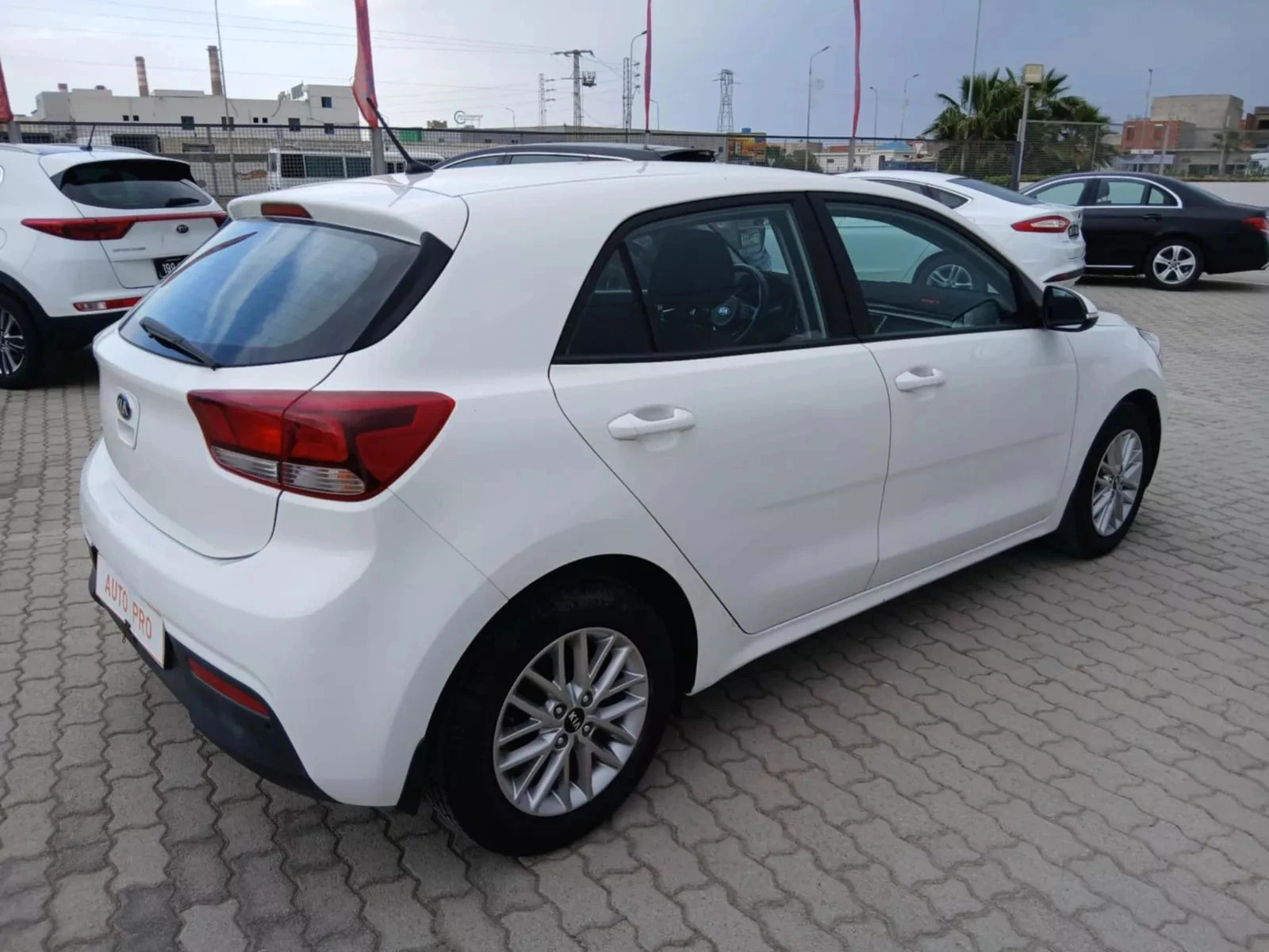 KIA Rio 5p SX Plus à Ariana - Photo 3