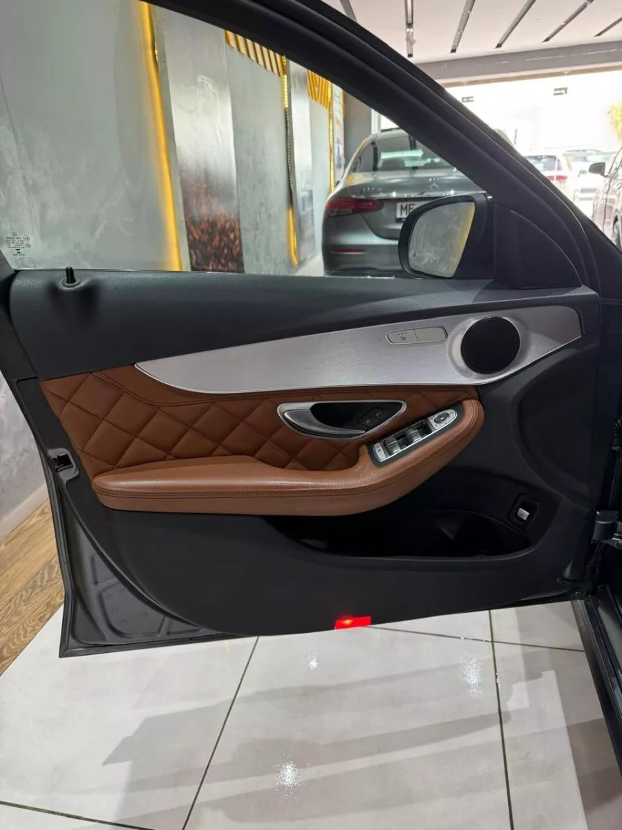 Mercedes-Benz Classe C AMG à Ben Arous - Photo 7