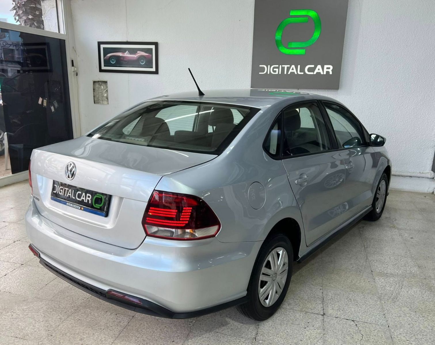 Volkswagen Polo Sedan Highline à Tunis - Photo 10