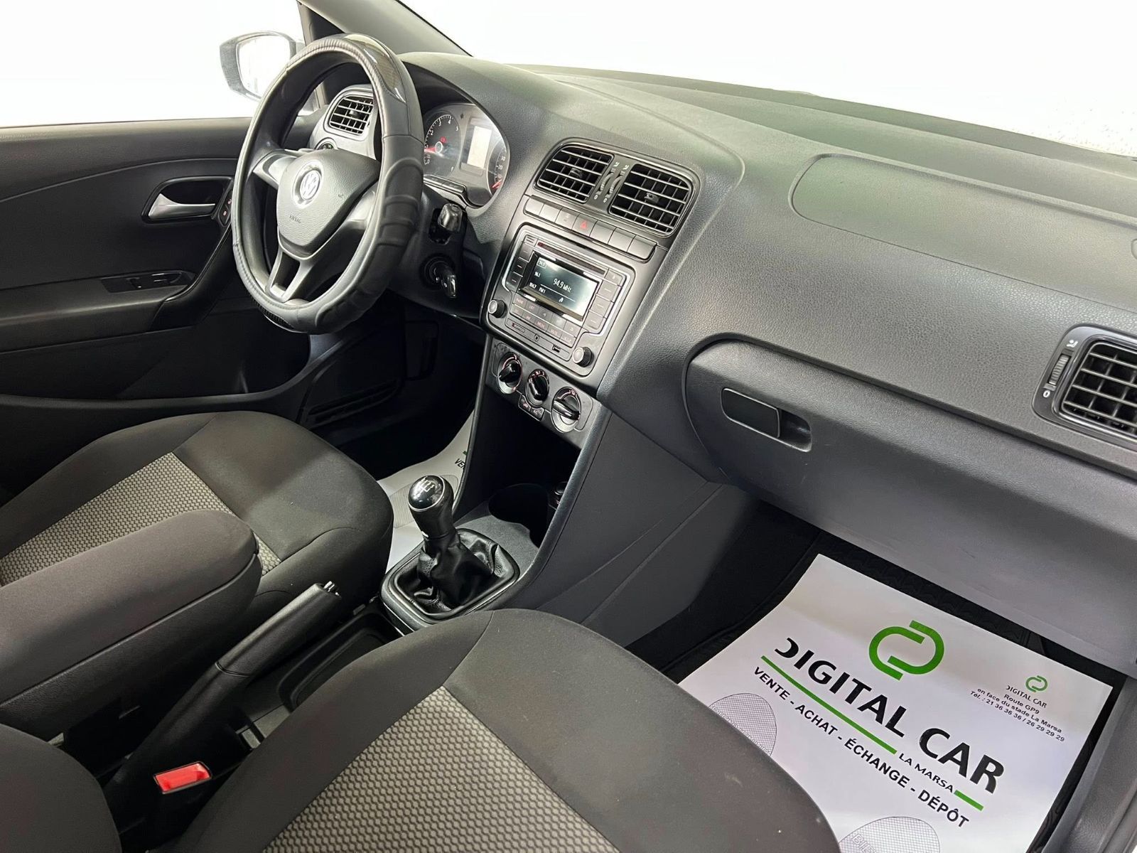 Volkswagen Polo Sedan Highline à Tunis - Photo 17
