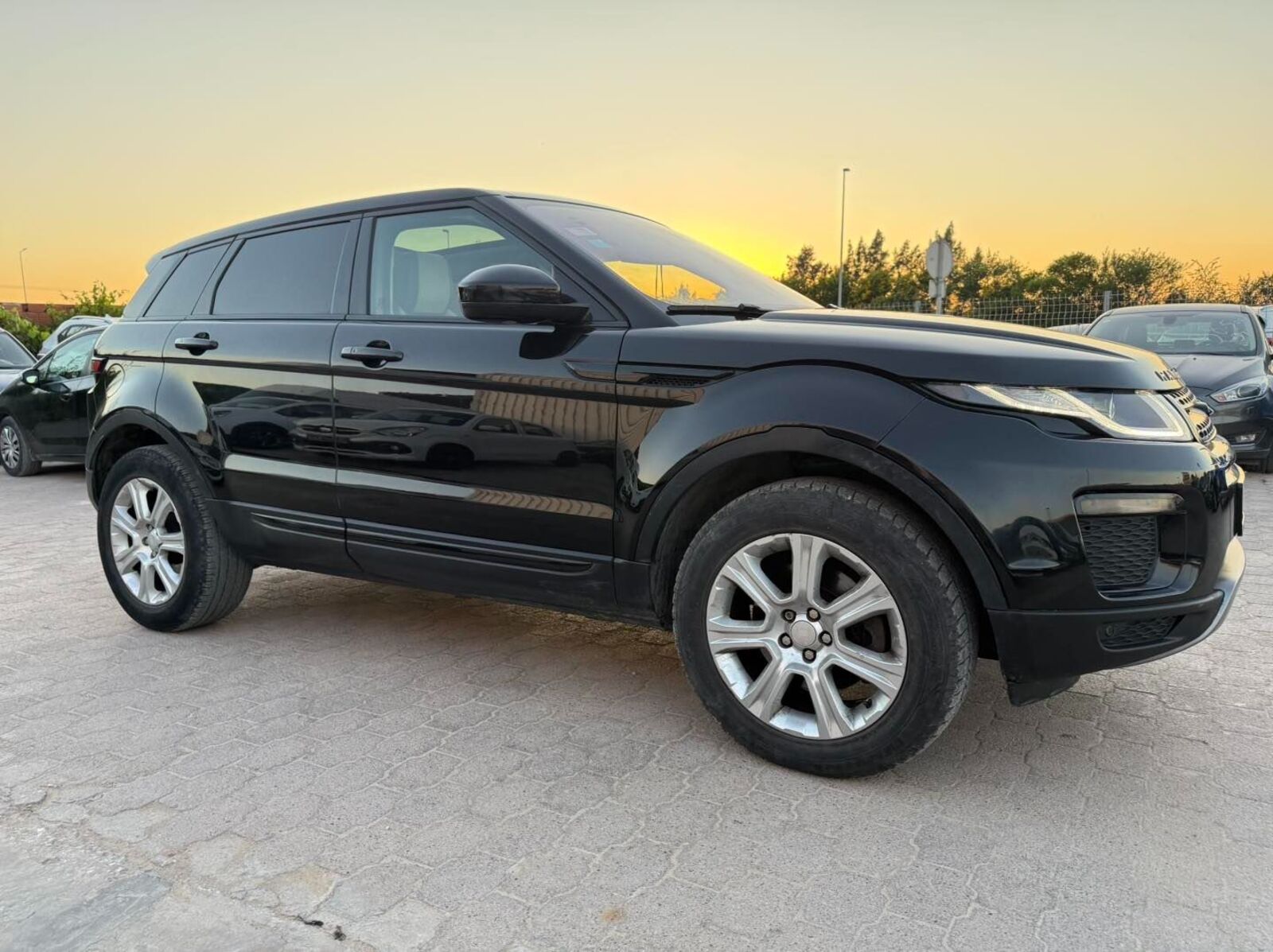 Land Rover Range Rover Evoque Pure à Ariana - Photo 3