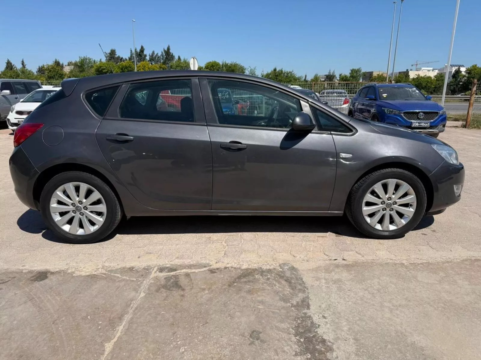 Opel Astra Edition Plus à Ariana - Photo 4