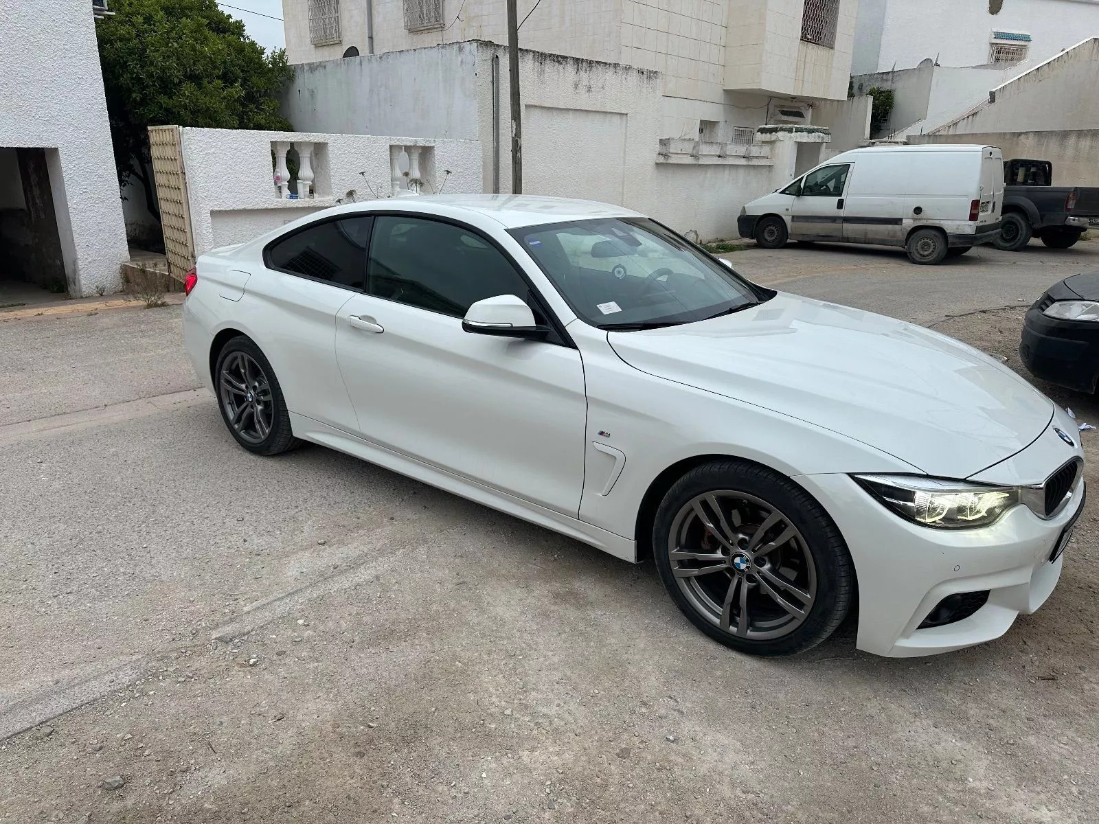 BMW Série 4 Coupé Luxury Line à Sfax - Photo 8