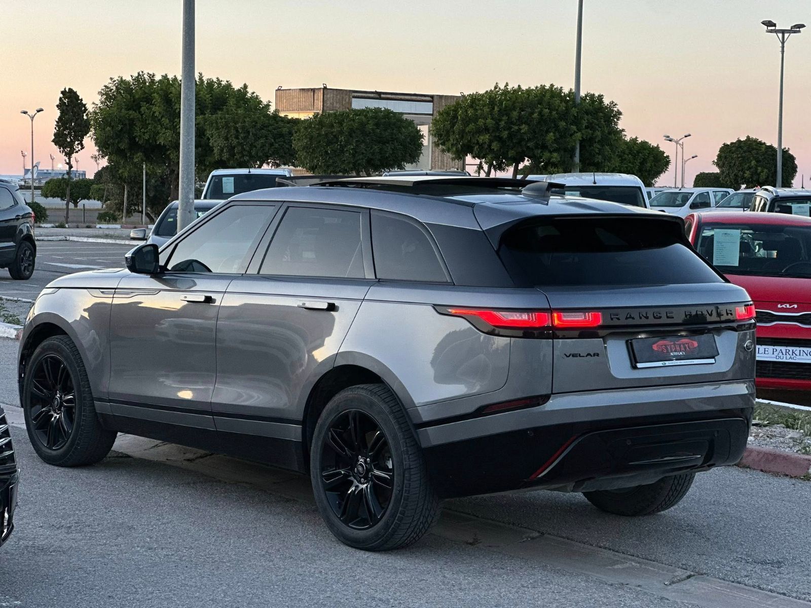 Land Rover Range Rover Velar R-Dynamic à Ben Arous - Photo 2