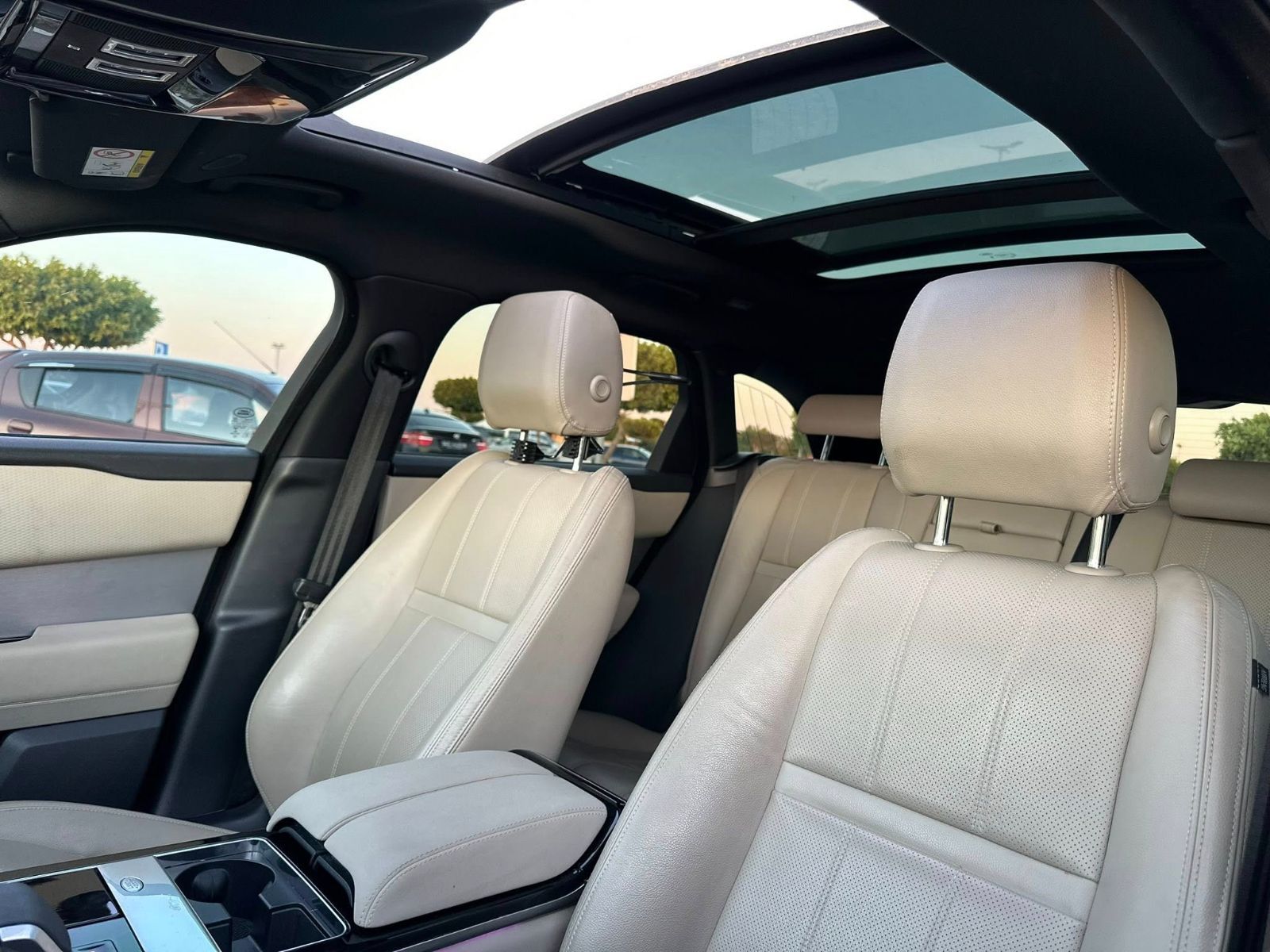Land Rover Range Rover Velar R-Dynamic à Ben Arous - Photo 6