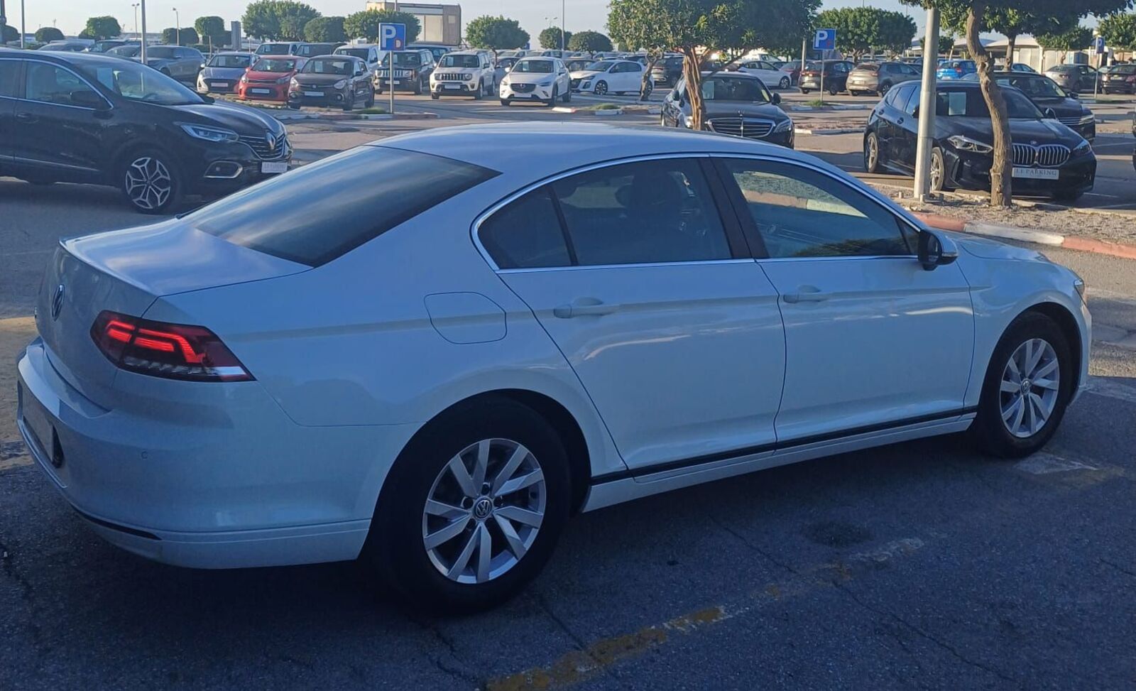 Volkswagen Passat R-Line à Nabeul - Photo 7