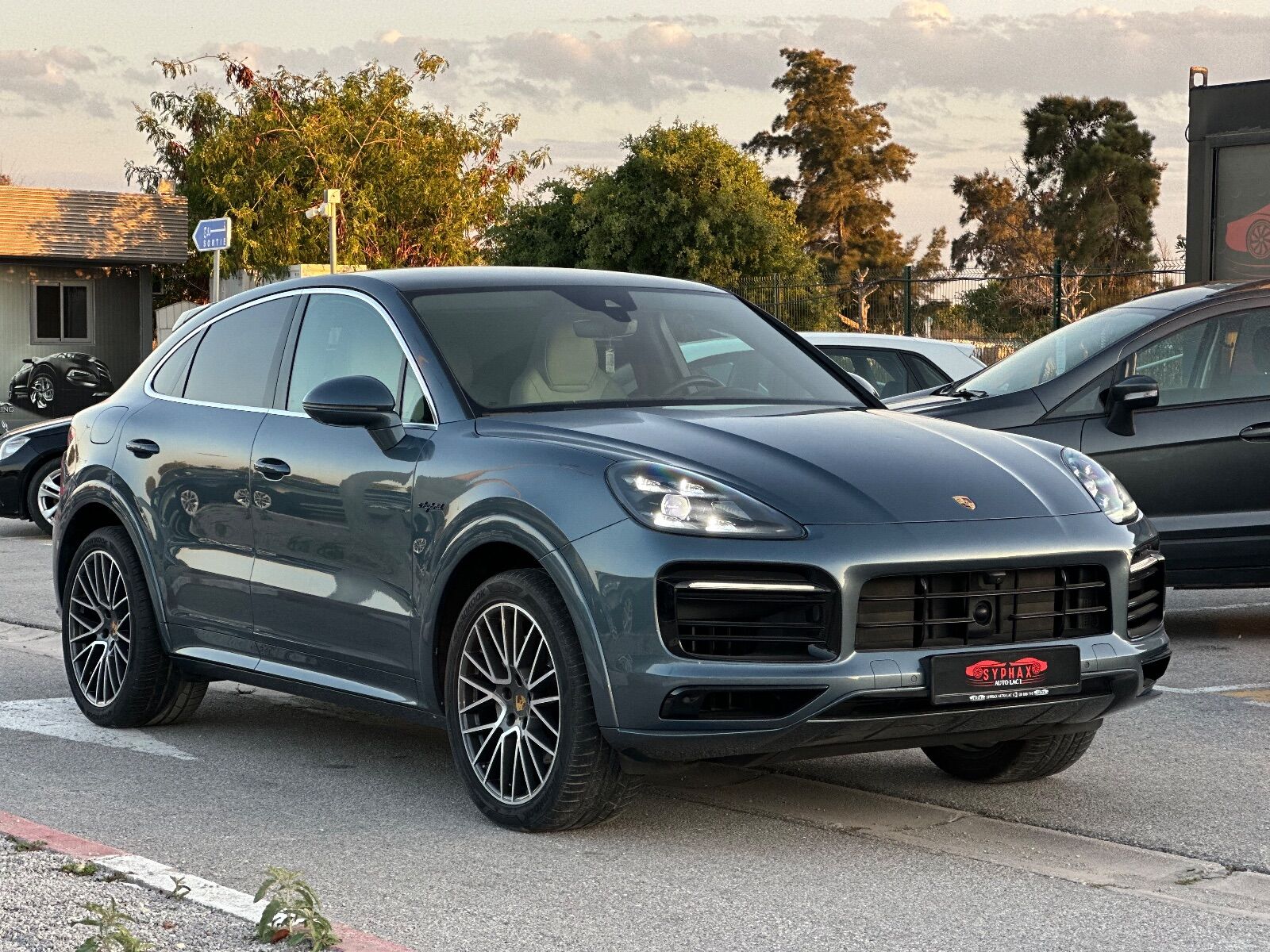 Porsche Cayenne Coupé à Tunis - Photo 2