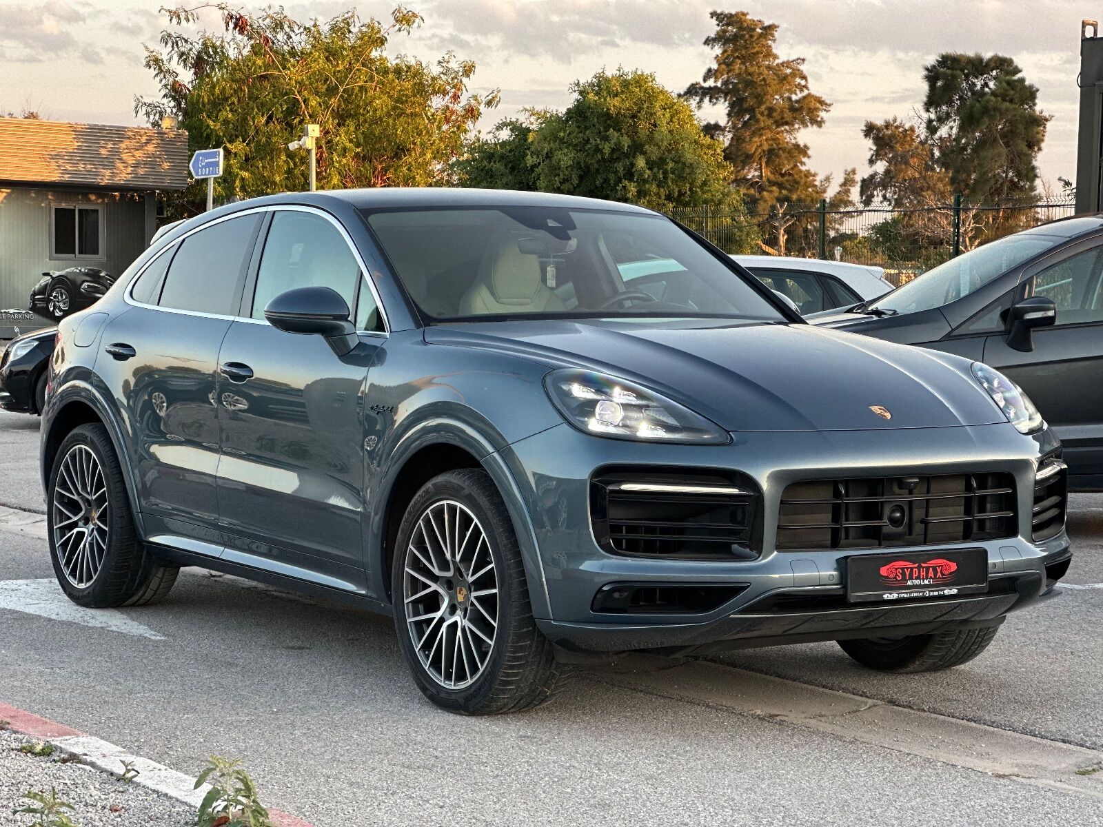 Porsche Cayenne Coupé à Tunis - Photo 3