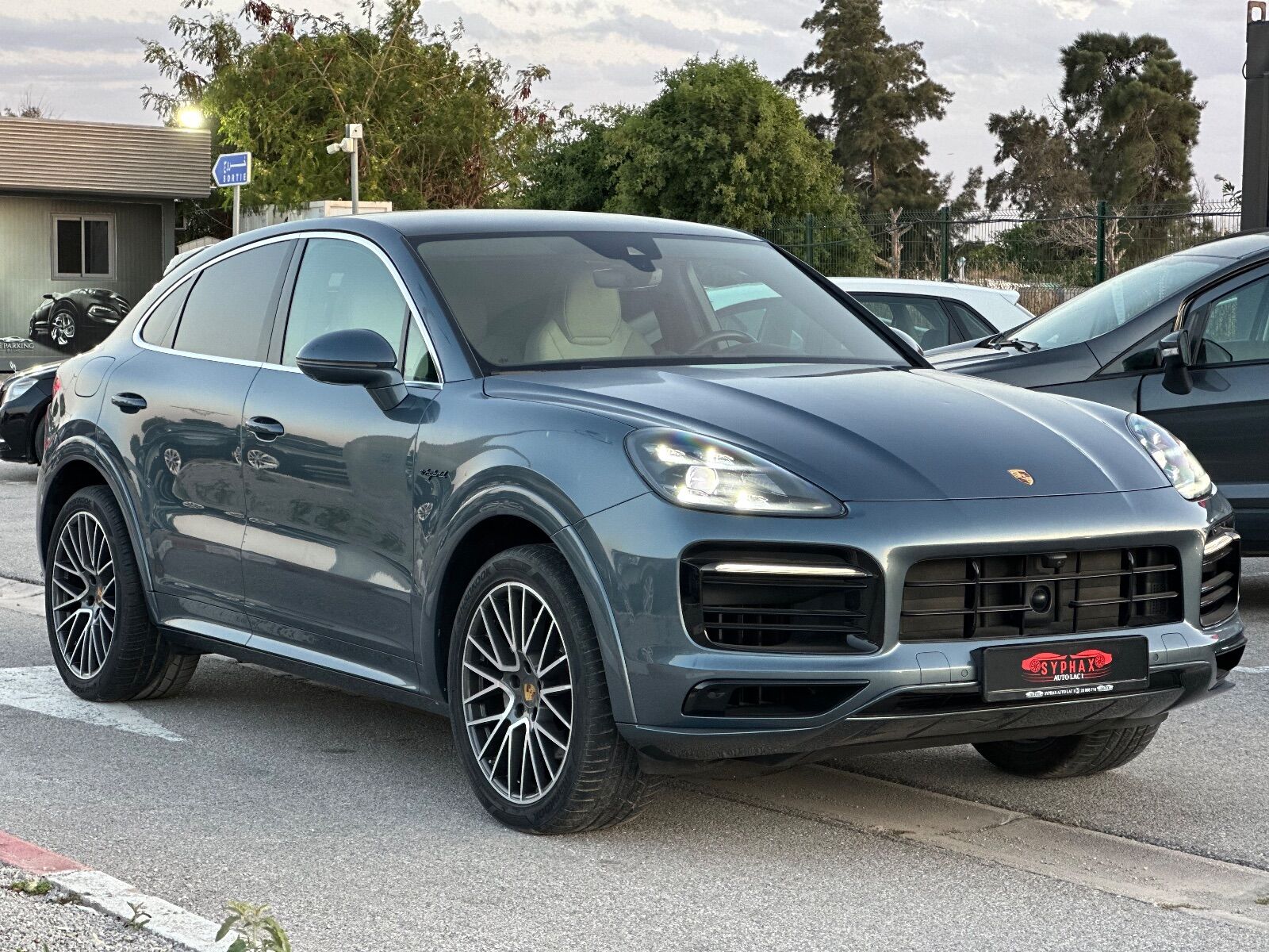 Porsche Cayenne Coupé à Tunis - Photo 26