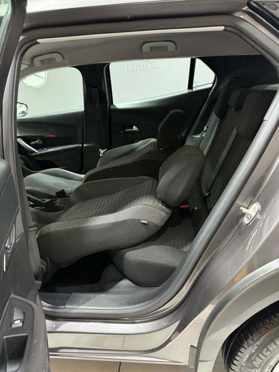 Peugeot 2008 Active Pack à Sfax - Photo 19