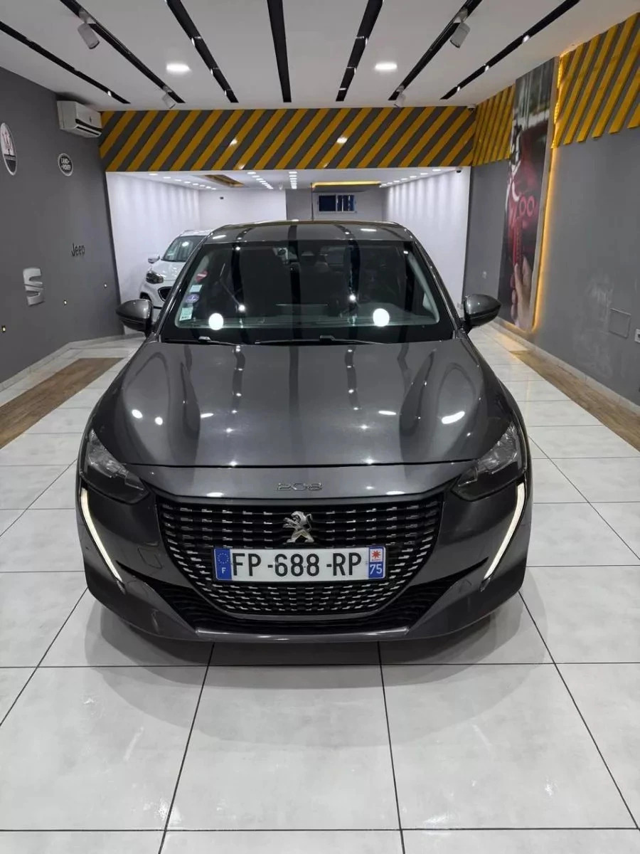 Peugeot 208 Like à Tunis - Photo 1