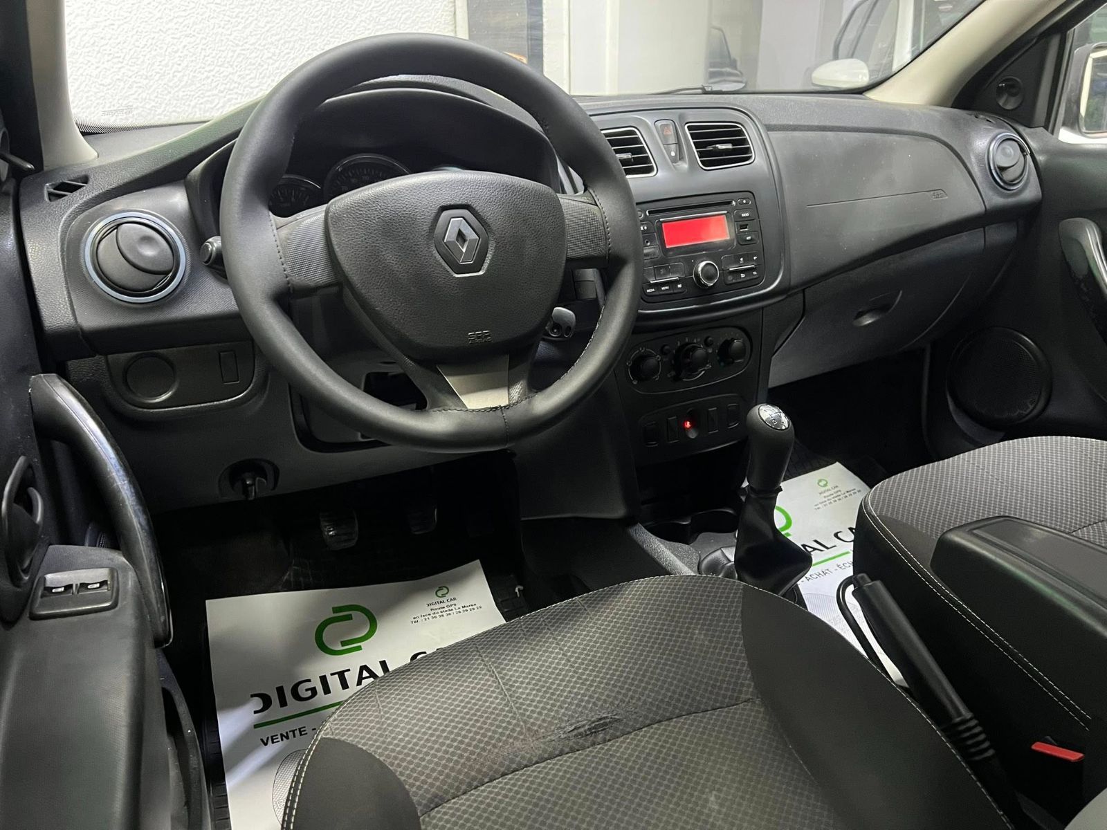 Renault Symbol Confort à Ben Arous - Photo 25
