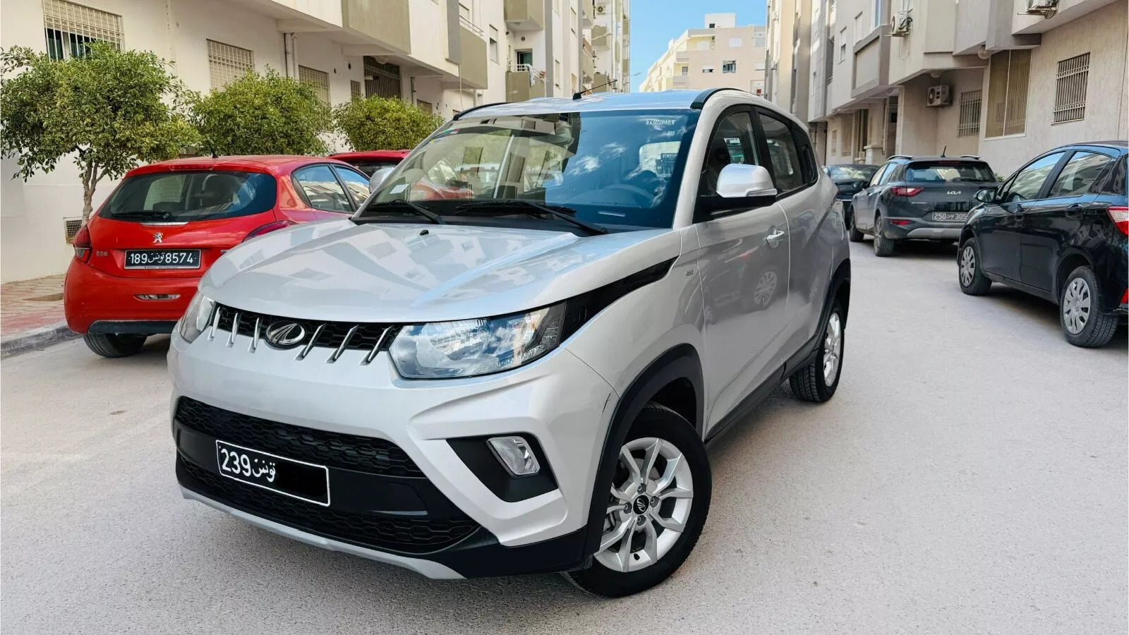 Mahindra KUV 100 K8